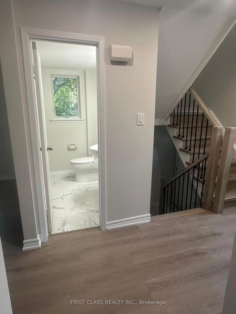 Photo 5 at 32 Scenic Mill Way, Windfields, Toronto