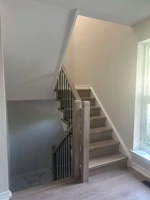 Photo 8 at 32 Scenic Mill Way, Windfields, Toronto