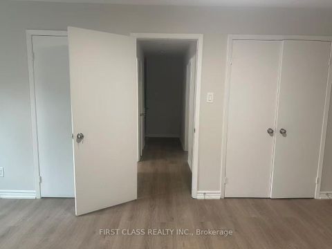 Photo 11 at 32 Scenic Mill Way, Windfields, Toronto
