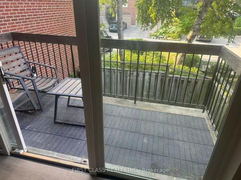 Photo 12 at 32 Scenic Mill Way, Windfields, Toronto