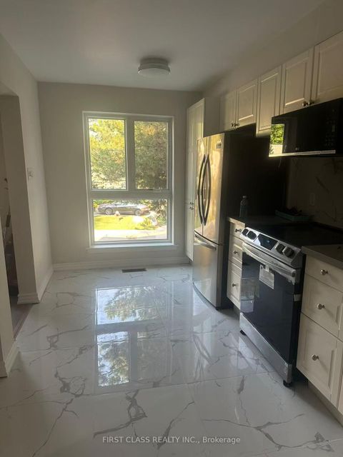 Photo 13 at 32 Scenic Mill Way, Windfields, Toronto