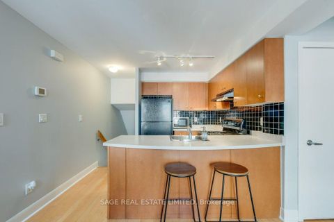 Photo 11 at 338 - 415 Jarvis Street, South St. James Town, Toronto
