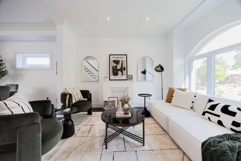Photo 3 at 32 Manderley Drive, Cliffside, Toronto