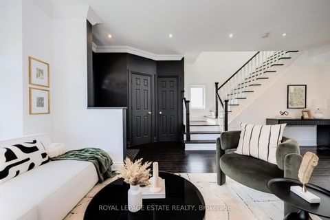 Photo 6 at 32 Manderley Drive, Cliffside, Toronto