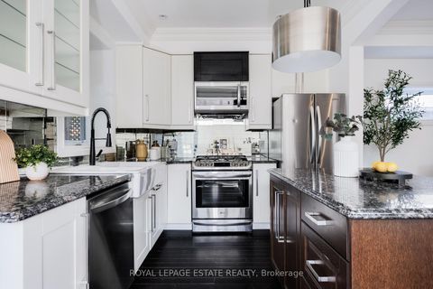 Photo 11 at 32 Manderley Drive, Cliffside, Toronto