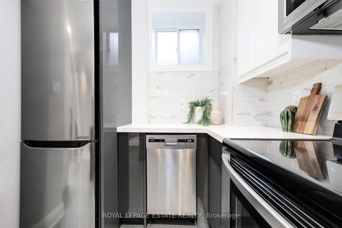 Photo 36 at 32 Manderley Drive, Cliffside, Toronto