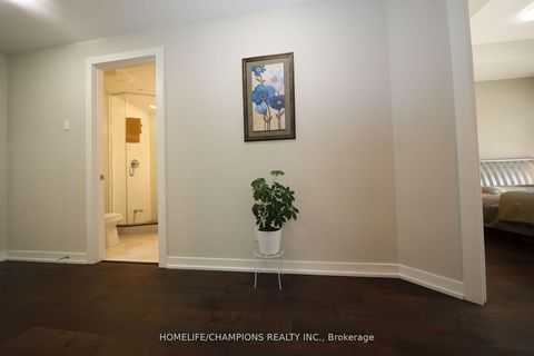 Photo 13 at Th10 - 20 Bruyeres Mews, Waterfront Communities C1, Toronto