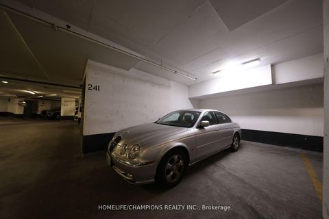 Photo 28 at Th10 - 20 Bruyeres Mews, Waterfront Communities C1, Toronto