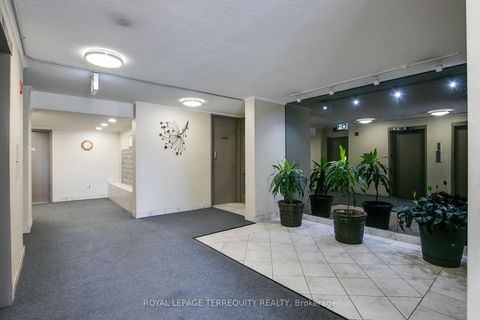 Photo 2 at 207 - 2500 Bridletowne Circle, L'Amoreaux, Toronto
