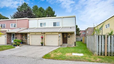 Photo 2 at 81 Elsa Vine Way, Bayview Village, Toronto
