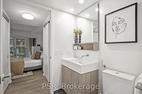 Photo 17 at 716 - 5 Soudan Avenue, Mount Pleasant West, Toronto