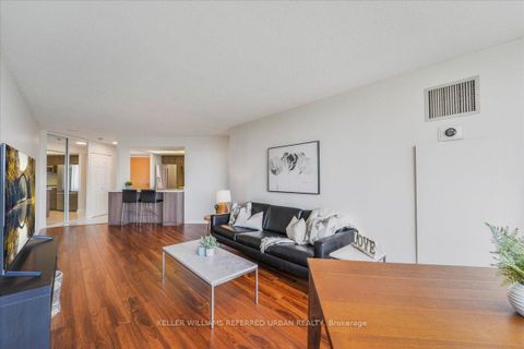 Photo 9 at 710 - 5 Concorde Place, Don Mills, Toronto