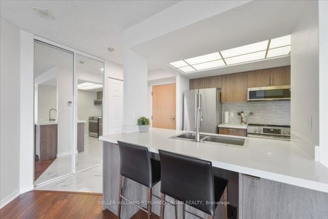 Photo 11 at 710 - 5 Concorde Place, Don Mills, Toronto