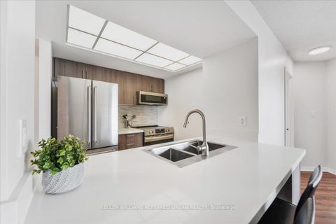 Photo 12 at 710 - 5 Concorde Place, Don Mills, Toronto