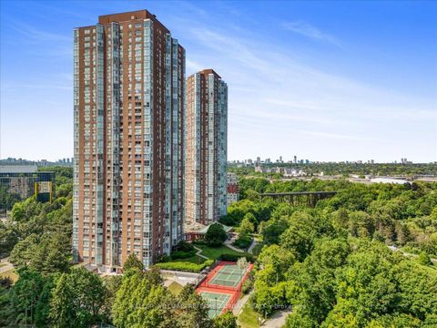 Photo 31 at 710 - 5 Concorde Place, Don Mills, Toronto
