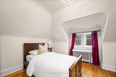 Photo 24 at 64 Grenview Boulevard N, Kingsway South, Toronto