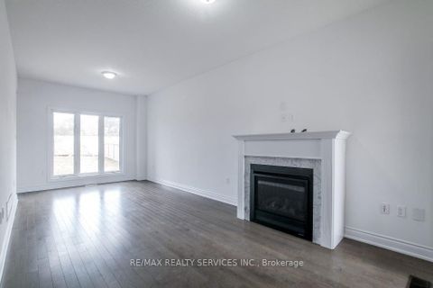 Photo 3 at 1870 Lamstone Street, Alcona, Innisfil