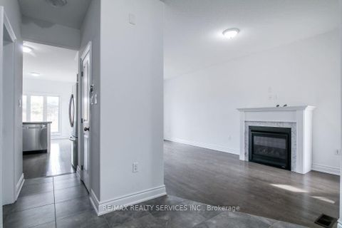 Photo 4 at 1870 Lamstone Street, Alcona, Innisfil