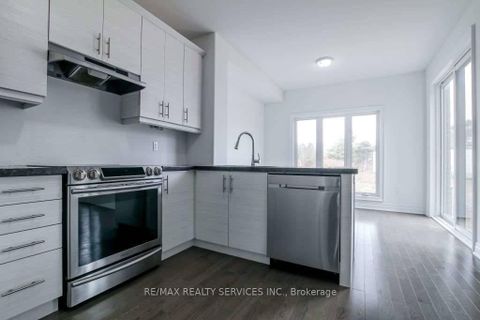 Photo 8 at 1870 Lamstone Street, Alcona, Innisfil