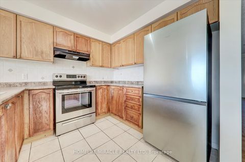 Photo 10 at 36 Jenkinson Way, Dorset Park, Toronto
