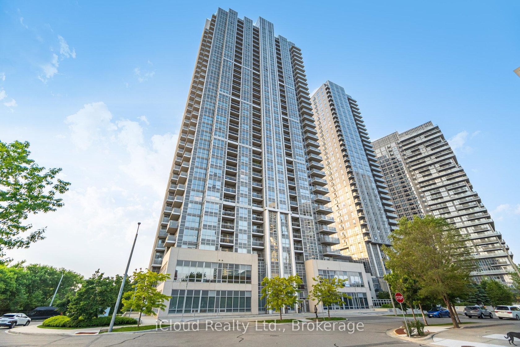 1722 - 275 Village Green Square, Malvern West, Toronto 