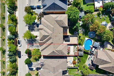 Photo 4 at 117 Hansard Drive, Vellore Village, Vaughan