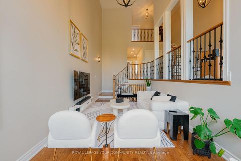Photo 11 at 117 Hansard Drive, Vellore Village, Vaughan
