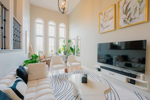 Photo 12 at 117 Hansard Drive, Vellore Village, Vaughan