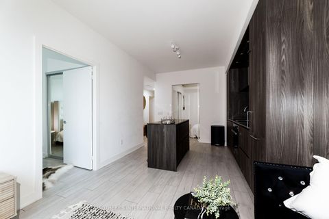 Photo 11 at 2411 - 35 Mercer Street, Waterfront Communities C1, Toronto