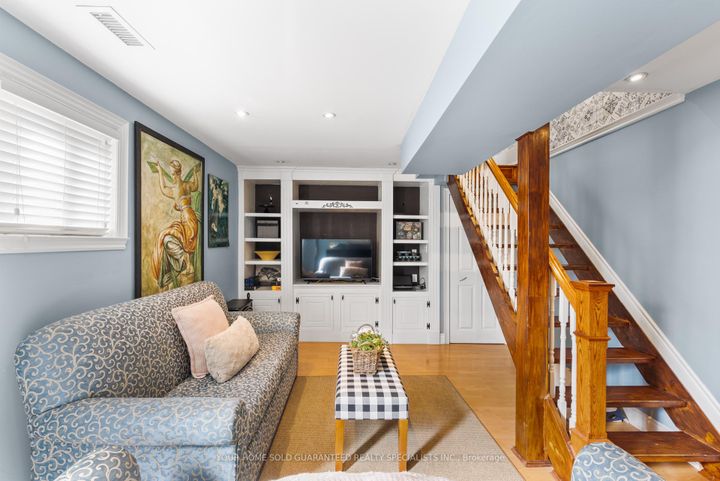 Photo 15 at 77 Beaverbrook Crescent, Maple, Vaughan