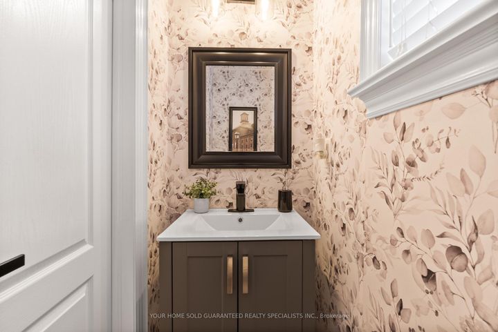 Photo 19 at 77 Beaverbrook Crescent, Maple, Vaughan