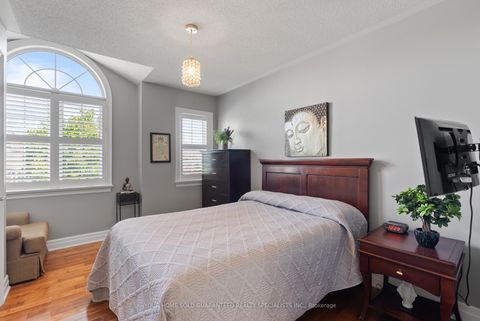 Photo 10 at 77 Beaverbrook Crescent, Maple, Vaughan