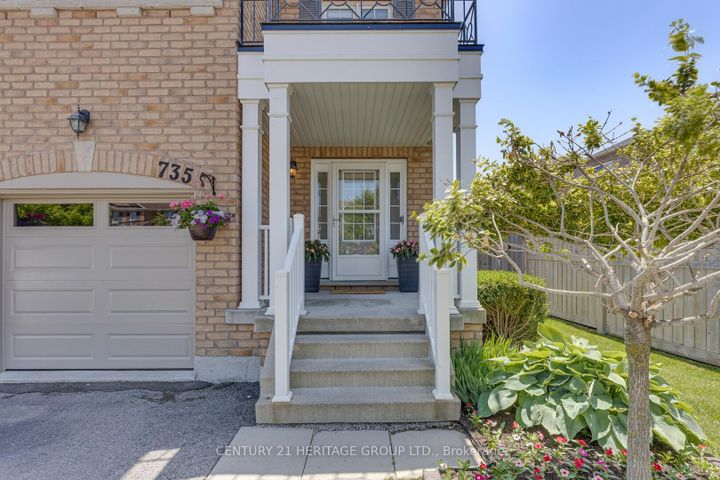 Photo 1 at 735 Miller Park Avenue, Bradford, Bradford West Gwillimbury