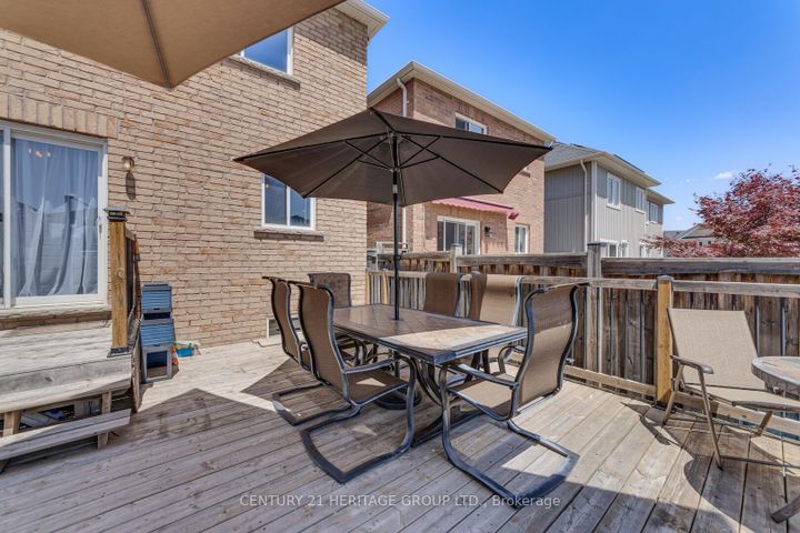 Photo 19 at 735 Miller Park Avenue, Bradford, Bradford West Gwillimbury