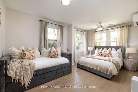 Photo 18 at Bldg 1 - 9 Humewood Drive, Cedarvale, Toronto