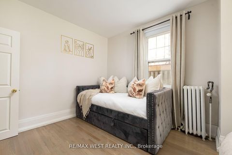 Photo 20 at Bldg 1 - 9 Humewood Drive, Cedarvale, Toronto