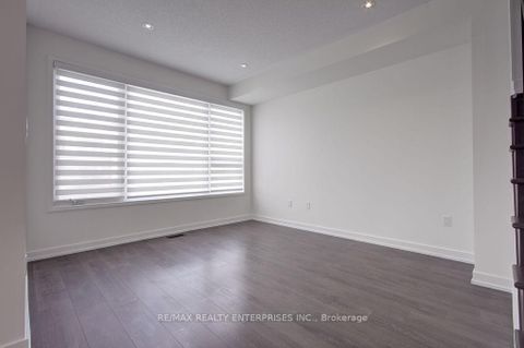 Photo 12 at 178 Wheat Boom Drive, GO Glenorchy, Oakville