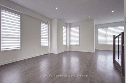 Photo 15 at 178 Wheat Boom Drive, GO Glenorchy, Oakville