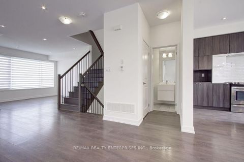 Photo 16 at 178 Wheat Boom Drive, GO Glenorchy, Oakville