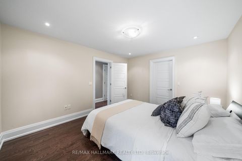 Photo 26 at 19 Hycrest Avenue, Willowdale East, Toronto