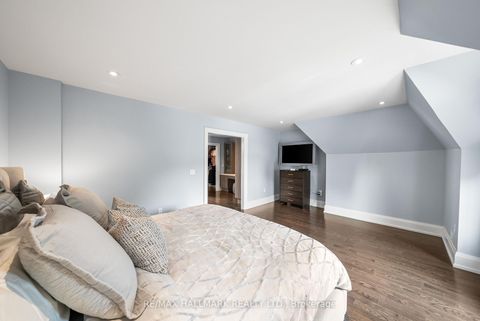 Photo 33 at 19 Hycrest Avenue, Willowdale East, Toronto