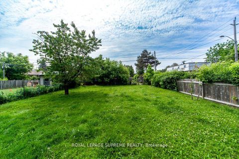 Photo 12 at 109 Regina Avenue, Lawrence, Toronto