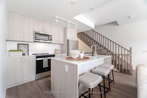 Photo 3 at 35 - 266 Ironside Drive N, GO Glenorchy, Oakville