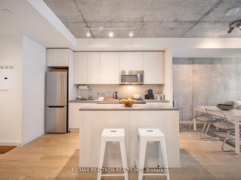 Photo 2 at 1217 - 111 Bathurst Street, Waterfront Communities C1, Toronto