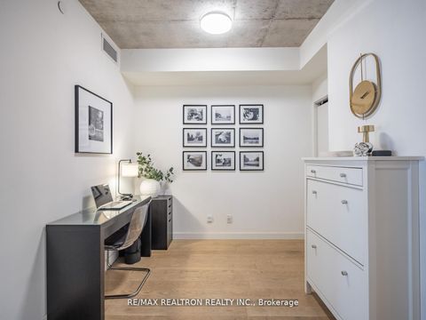 Photo 8 at 1217 - 111 Bathurst Street, Waterfront Communities C1, Toronto