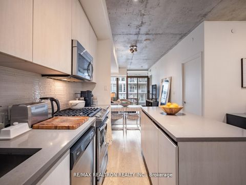 Photo 12 at 1217 - 111 Bathurst Street, Waterfront Communities C1, Toronto