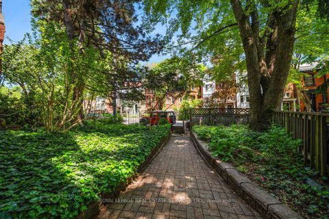 Photo 1 at 206 Berkeley Street, Moss Park, Toronto