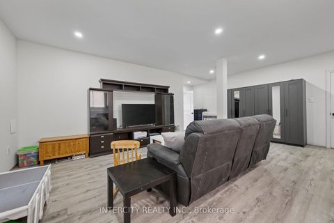 Photo 29 at 132 Dean Avenue, Painswick South, Barrie