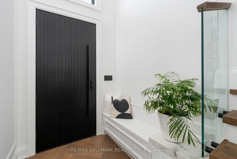 Photo 3 at 263 Linsmore Crescent, East York, Toronto