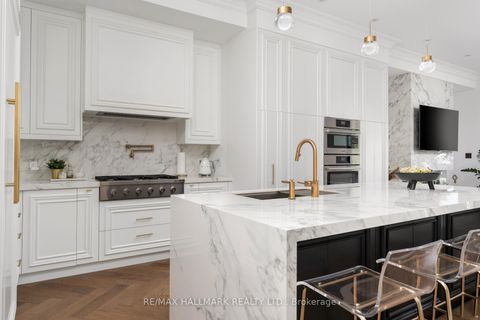 Photo 11 at 263 Linsmore Crescent, East York, Toronto